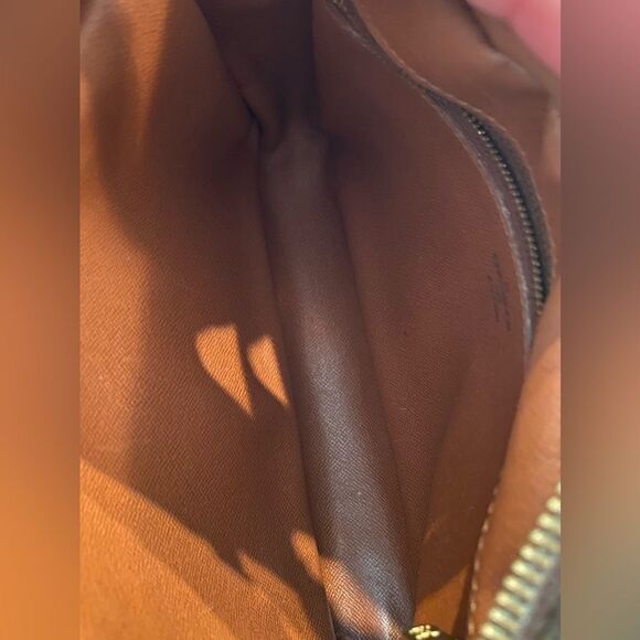 Auth LOUIS VUITTON Mono
Canvas Trocadero camera Crossbody. A rating MSRP $2700 - Picture 11 of 16